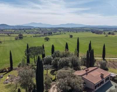 Finca Flores con vistas a la montaña, piscina compartida y Wi-Fi; mascotas permitidas