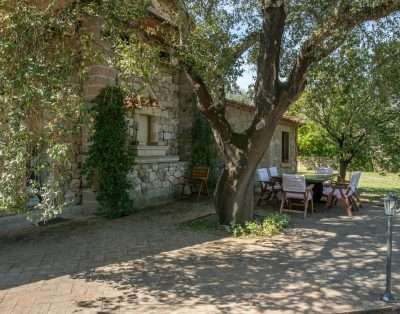 Finca Olivos con vistas a la montaña, piscina, jardín y Wi-Fi: admite mascotas